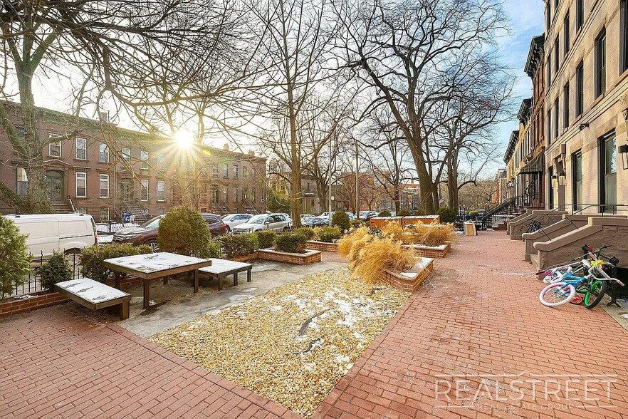 Building Photo - 3rd Place