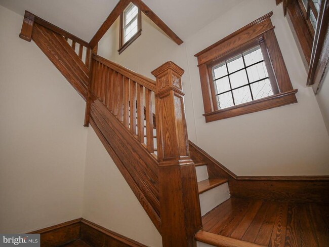 Building Photo - 332 Crown Point Rd