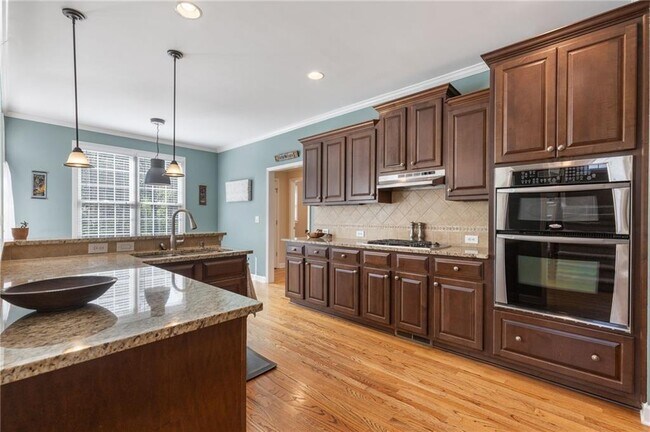 Building Photo - 1005 Regal Hills Ln