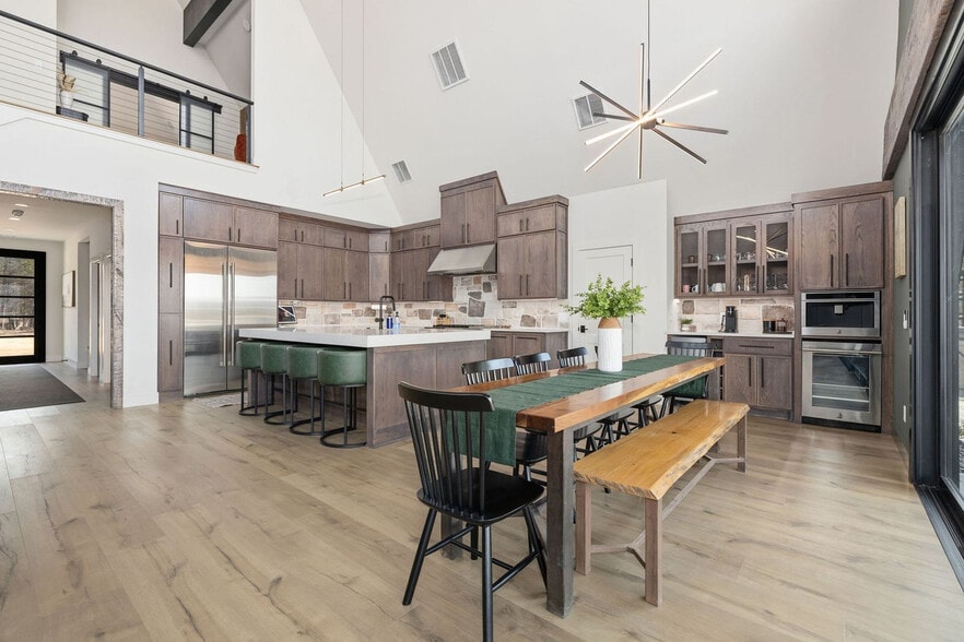 Building Photo - 9770 Larkin Ln