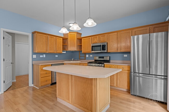 Building Photo - 2218 Rockefeller Dr