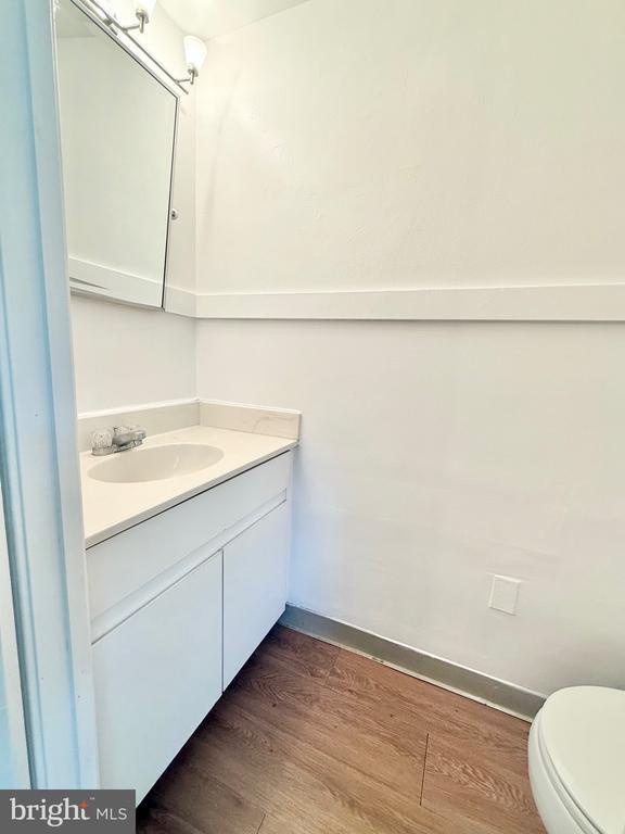 Building Photo - 1706 W Abingdon Dr