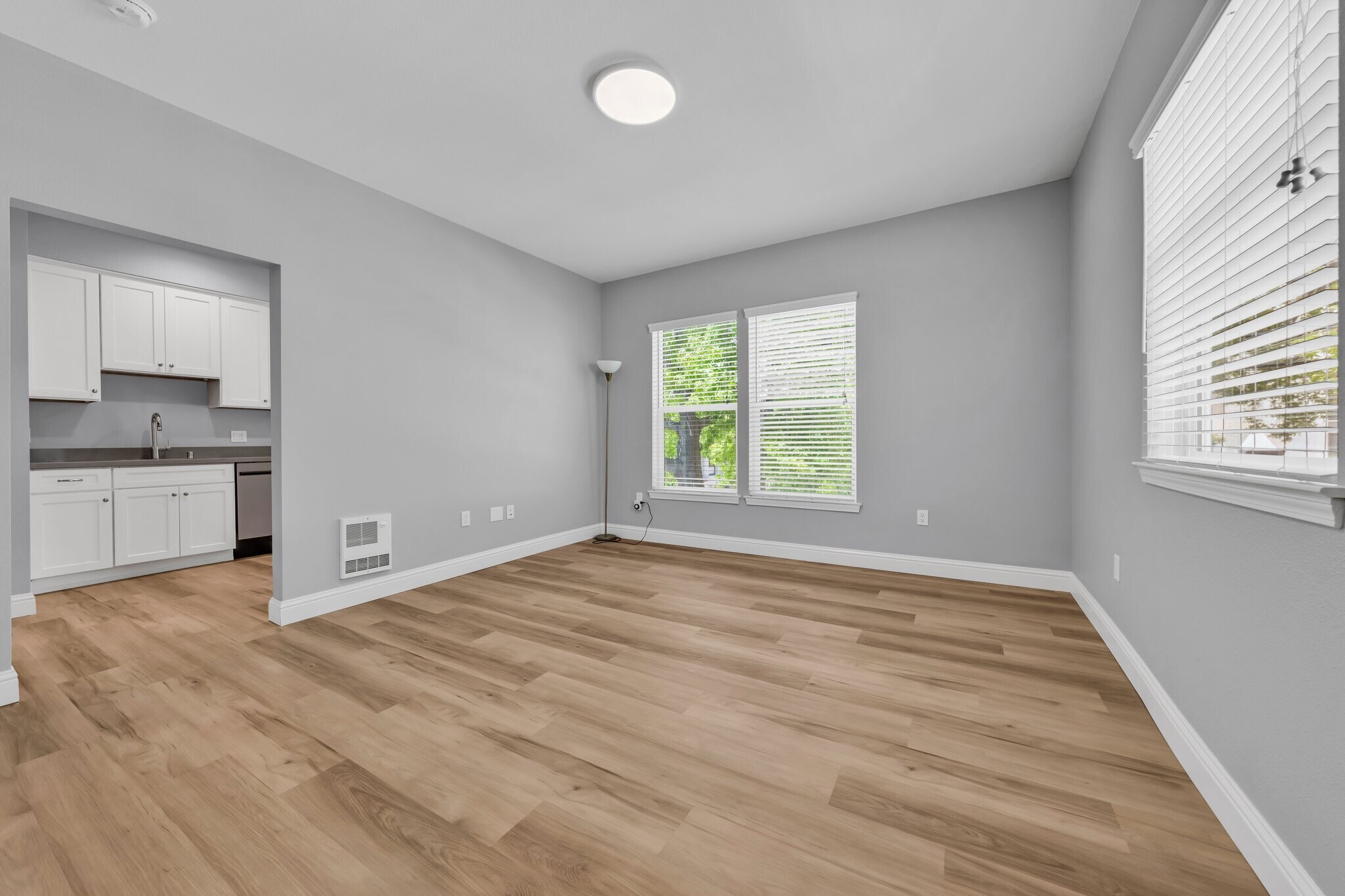 Building Photo - 2016 Dwight Way