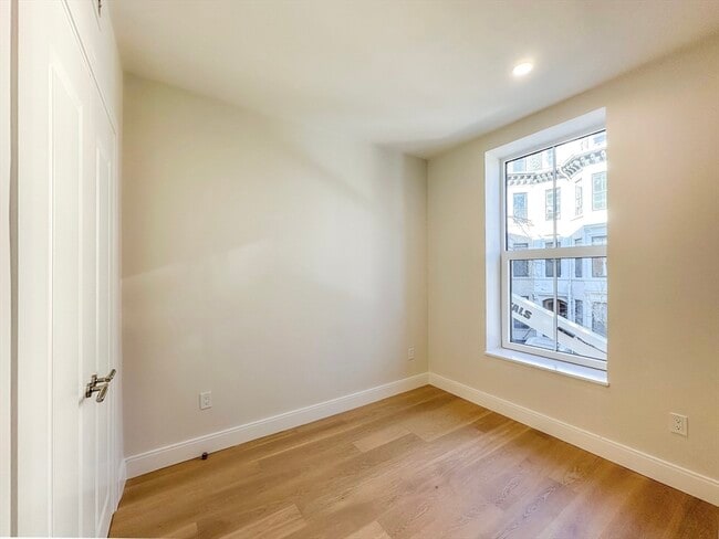 Building Photo - 144 Worcester St