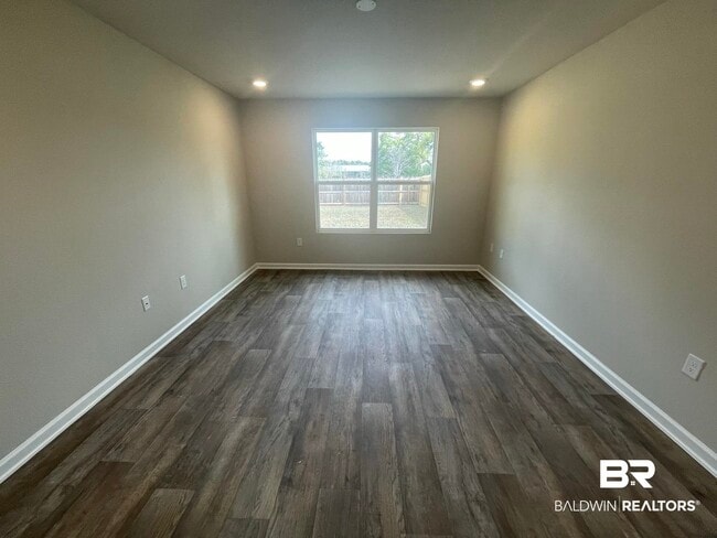 Building Photo - 213 Burnston Way