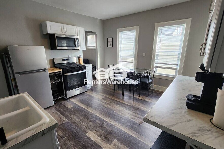 Building Photo - 2867 N Fratney St