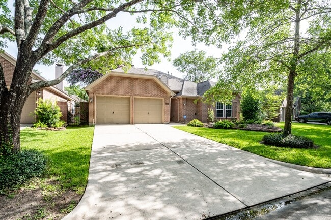 Building Photo - 2506 S Strathford Ln