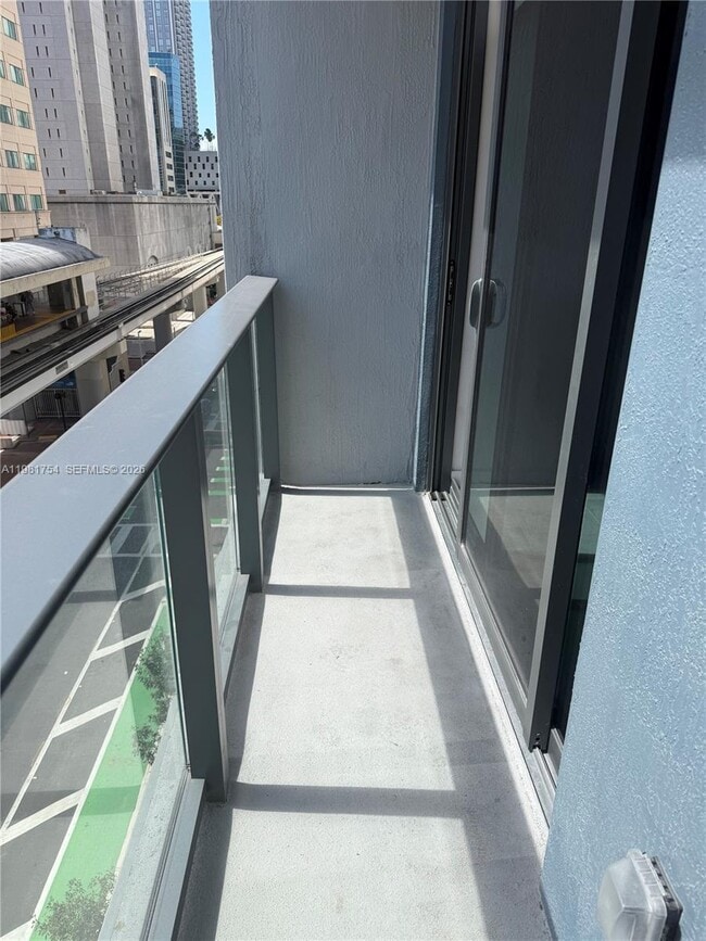 Building Photo - 121 NE 5th St