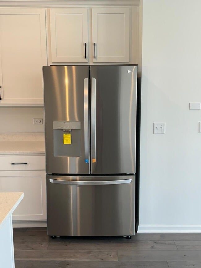 Building Photo - 1526 Albany St