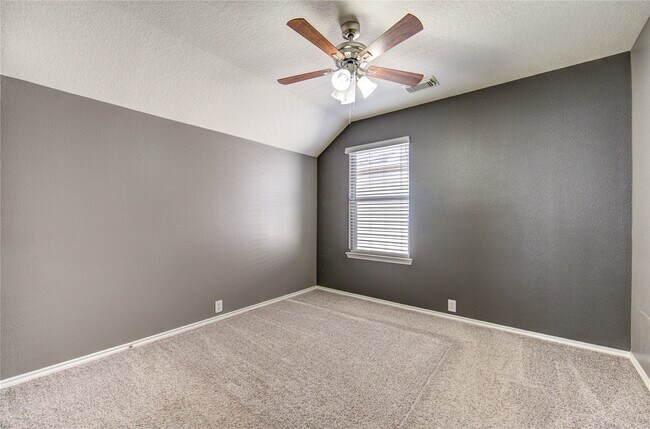 Building Photo - 5711 Kenwood