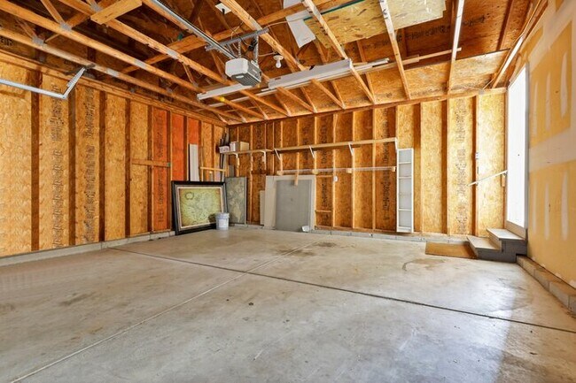 Building Photo - Pataskala Ridge Home