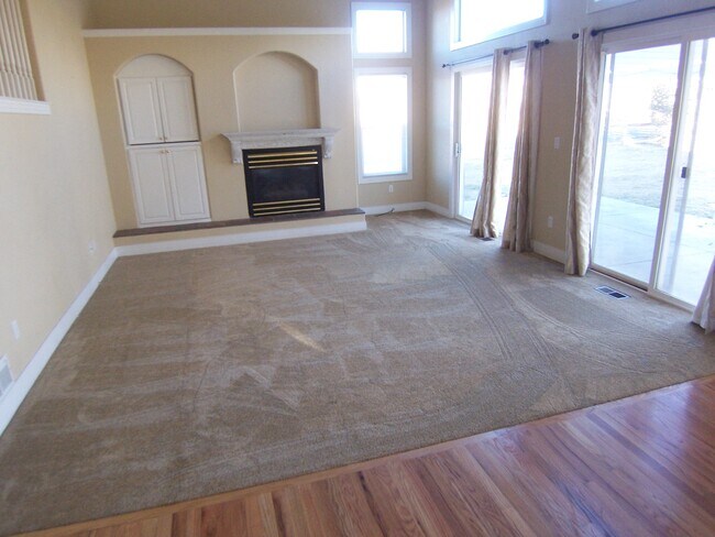 Building Photo - 7201 Dove Ct