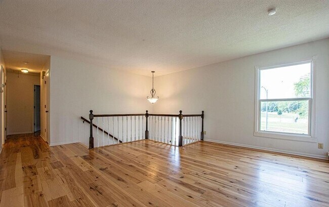 Building Photo - WELCOME HOME!