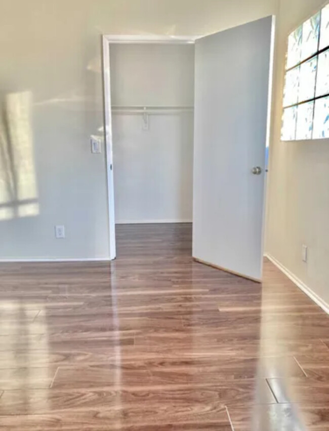 Main Bedroom with Walk in Closer - 532 Venice Way