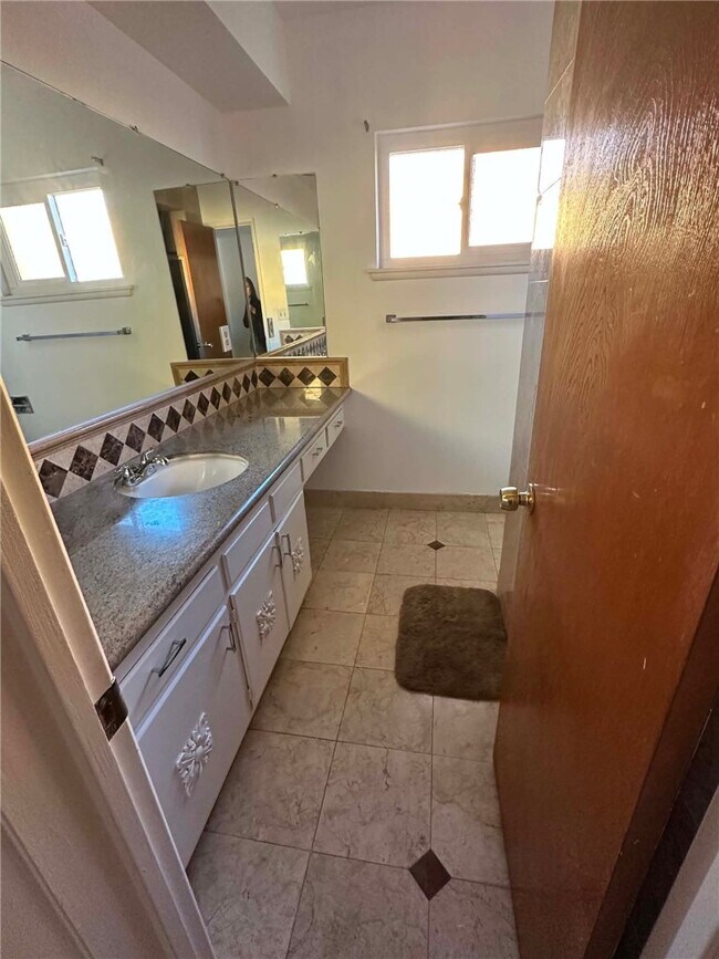 Building Photo - 17458 Fontlee Ln