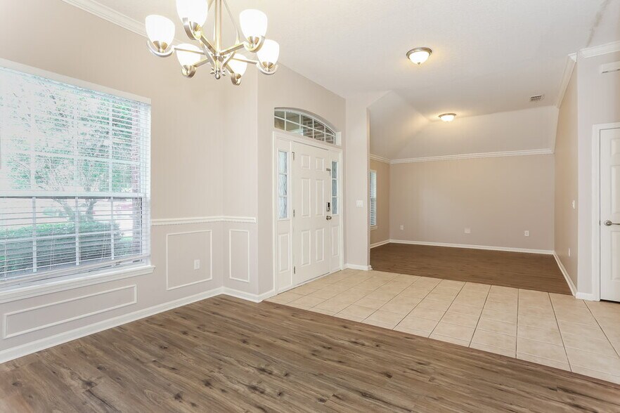 Building Photo - 3168 Tower Oaks Dr