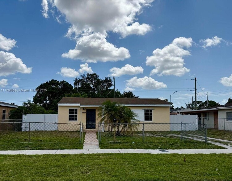 Primary Photo - 15111 NW 32nd Ave