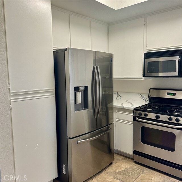 Building Photo - 30902 Club House Dr