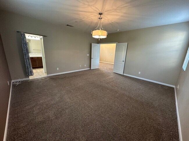 Building Photo - Beautiful 4 Bedroom, 3 Full Bath W/ Office...