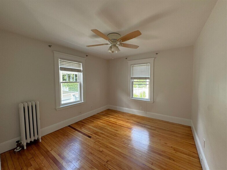 Building Photo - 9 Gordon St