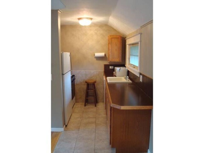 Building Photo - 3240 Pine Lake Rd