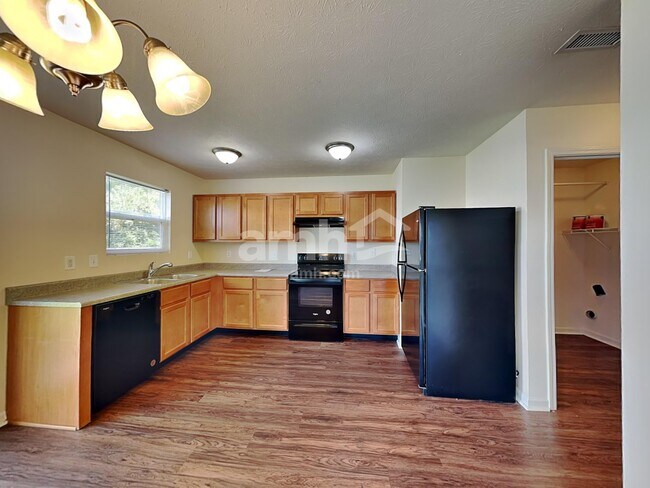 Building Photo - 1236 Saticoy Ct