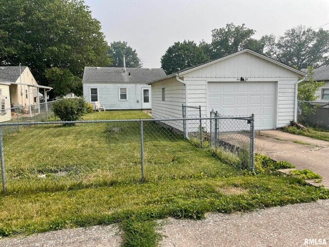 Building Photo - 3638 Johnson Ave