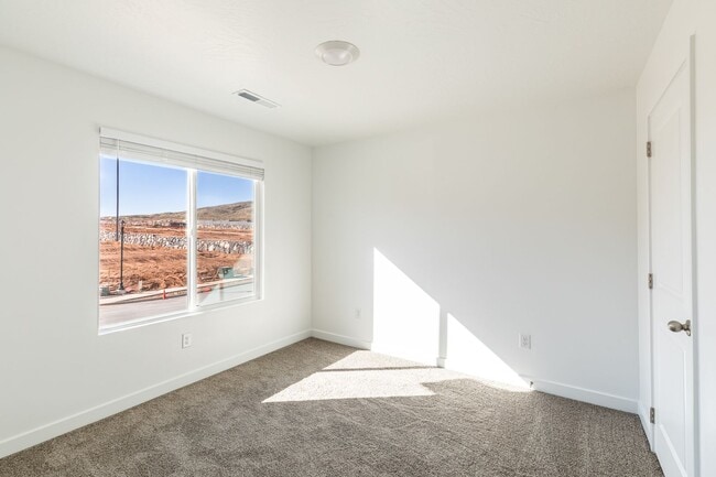 Building Photo - Townhome in Long Valley Community