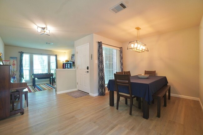 Building Photo - 3001 Bernardino Cove