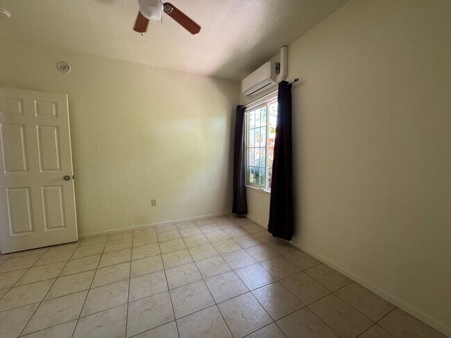 Building Photo - Back to School Special ALL Utilities Paid in Turlock
