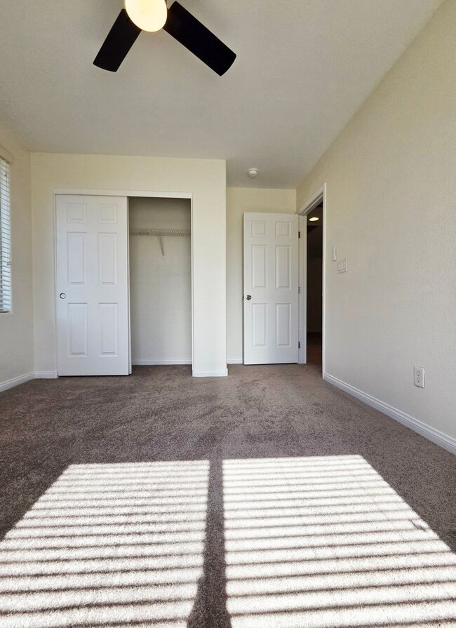 Building Photo - Spacious 4 Bed Home with Loft & 3-Car Garage