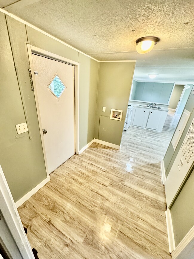 Building Photo - 646 Rices Creek Rd