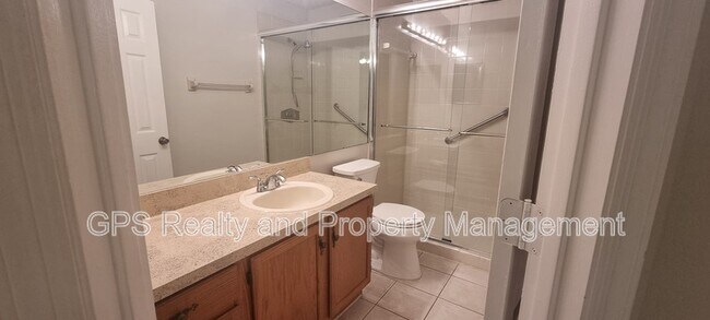 Building Photo - 956 Forest Ridge Ct