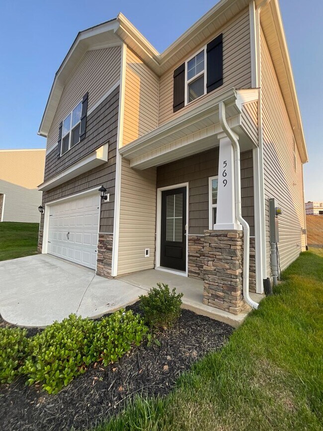 Building Photo - Nice 3 bedroom/2 bath - East Morristown