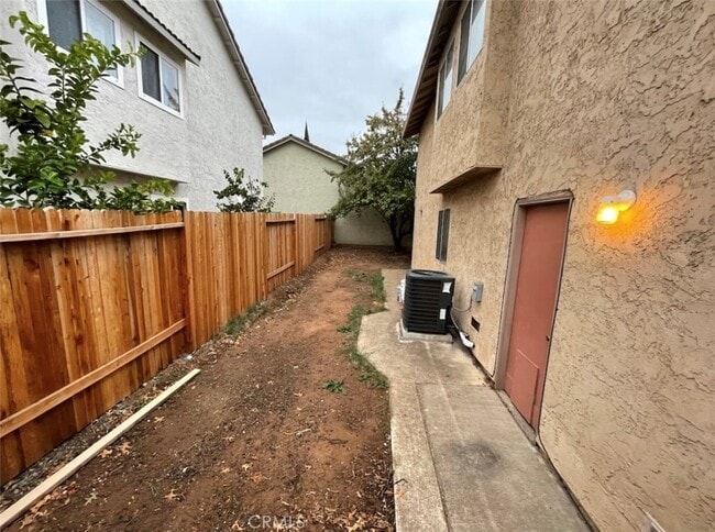 Building Photo - 8149 Glen Alta Way