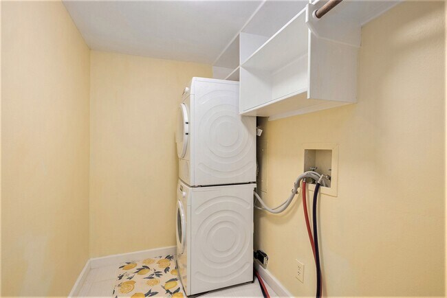 Building Photo - 4633 Wild Indigo St