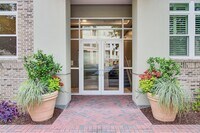 Building Photo - Daniel Island Condo Close to Marina