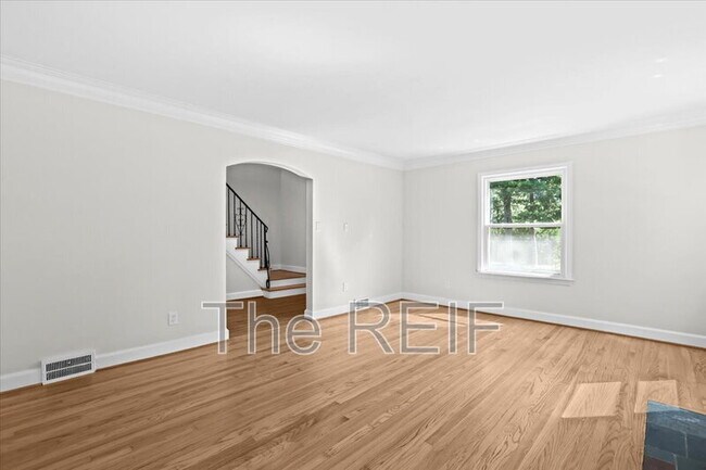 Building Photo - 17421 Quincy St