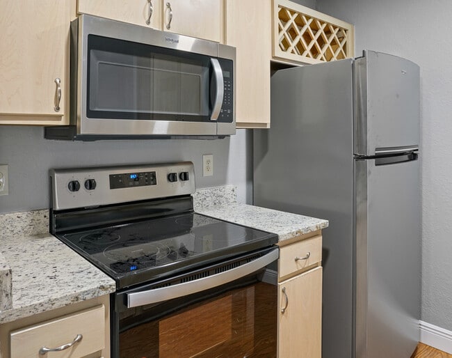 Building Photo - 8516 Island Breeze Ln