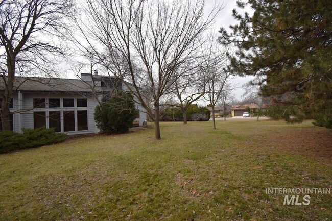 Building Photo - 7344 Modoc St