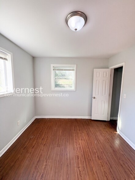 Building Photo - 193 W Canterbury Dr