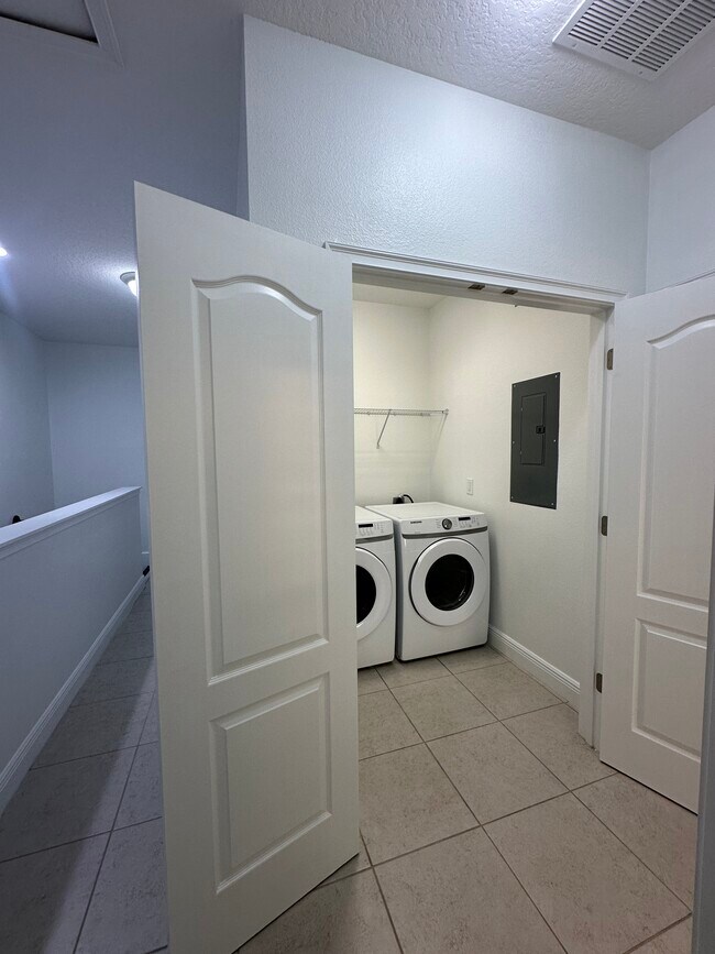 Building Photo - 15479 Sugar Citrus Dr