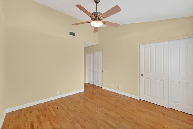 Building Photo - Gated Lake Forest Condo | Pool, Spa, Washer/Dryer & 3 Parking Spaces