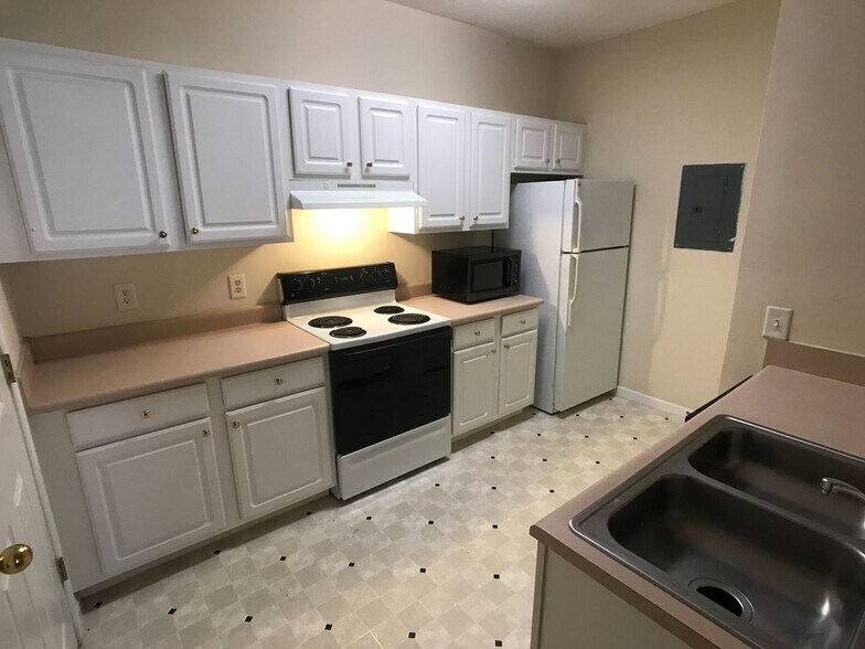 Building Photo - 3204 Walden Park Dr