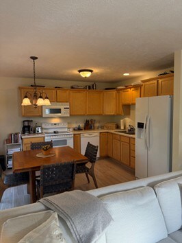 Building Photo - 1761 St Joseph St