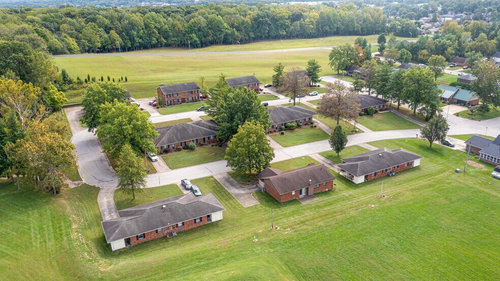 Building Photo - 550 Circle Pine Dr