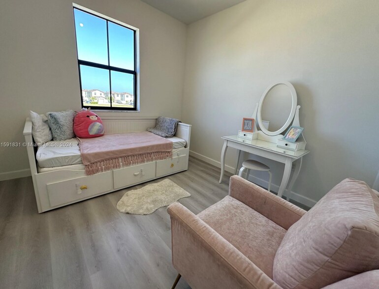 Building Photo - 3558 W 108th St