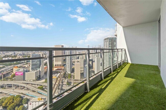 Primary Photo - 90 SW 3rd St