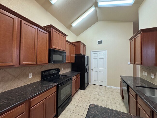 Building Photo - 6908 Golden Oak Ln