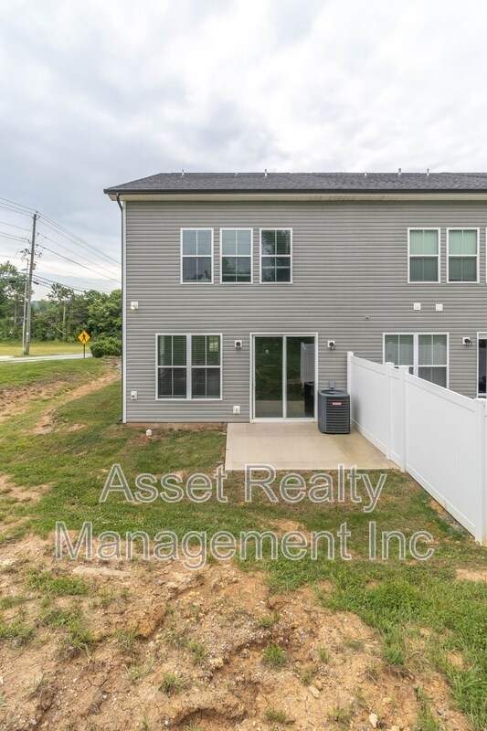Building Photo - 4839 Lake Ln